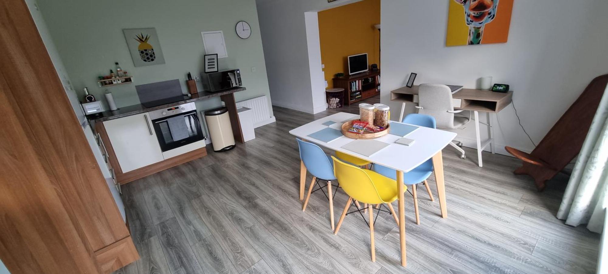 Spacious Curragh 2-Bed Apartment With Own Entrance Brownstown Екстер'єр фото