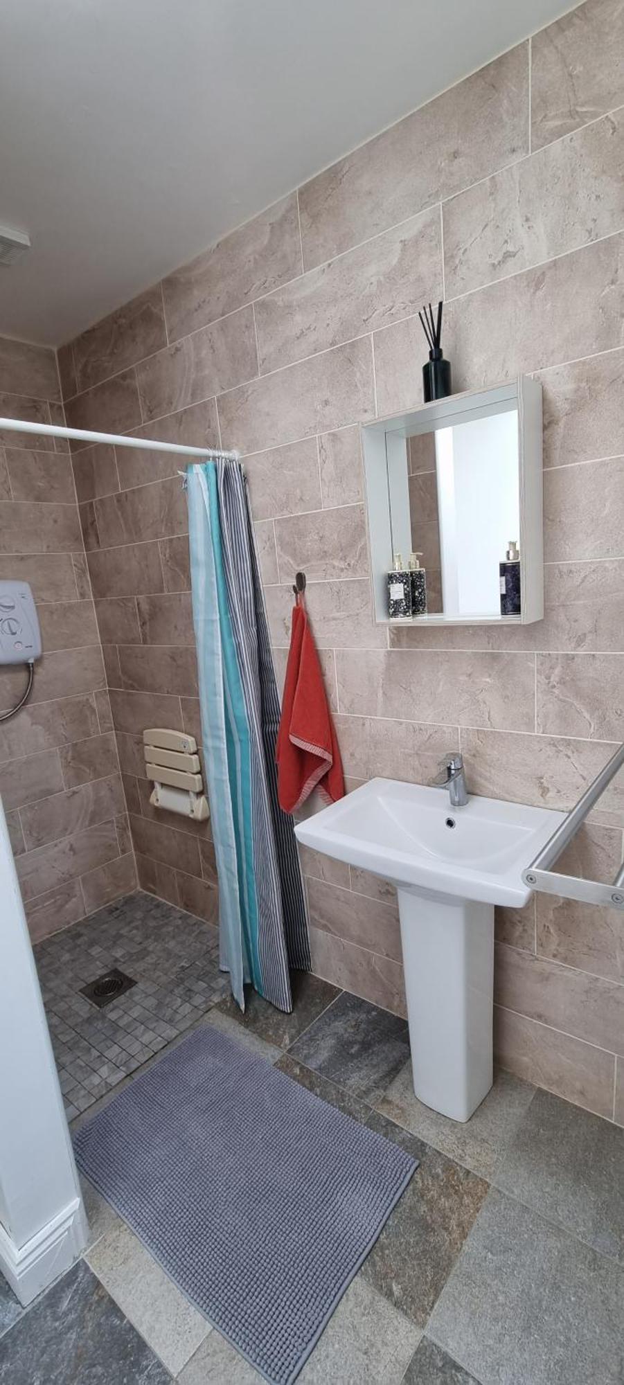 Spacious Curragh 2-Bed Apartment With Own Entrance Brownstown Екстер'єр фото
